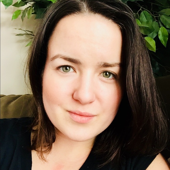 Hi I am Amy! I am a buyer and a seller! :D - Picture 2 of 3